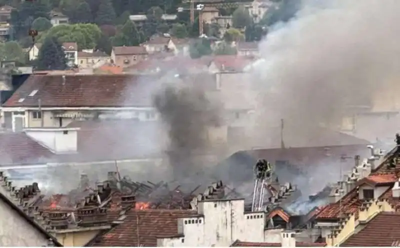 incendio in un palazzo di torino 4