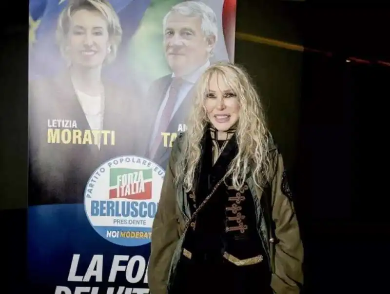 IVANA SPAGNA AL LANCIO DELLA CAMPAGNA ELETTORALE DI FORZA ITALIA