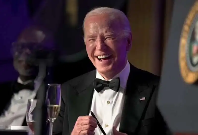 joe biden alla cena dei corrispondenti  2