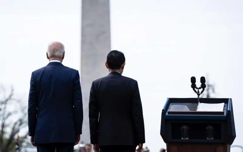 joe biden   fumio kishida 