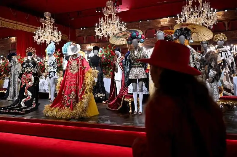 la mostra dal cuore alle mani: dolce & gabbana al palazzo reale di milano 4