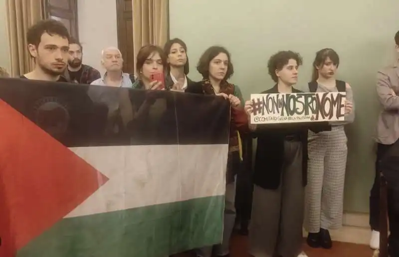 manifestazione anti israele al universita di siena   2