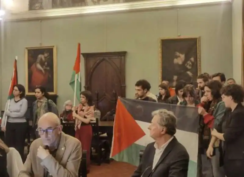 manifestazione anti israele al universita di siena   4