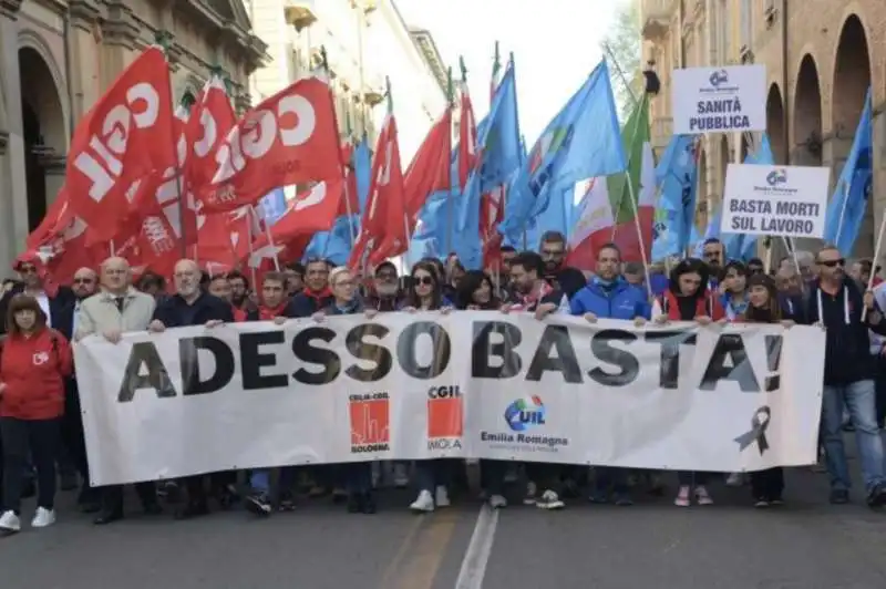 manifestazione dei sindacati a bologna  dopo la strage di suviana