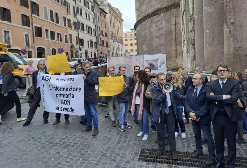 PROTESTA DEI GIORNALISTI DELL AGI CONTRO LA VENDITA AD ANTONIO ANGELUCCI