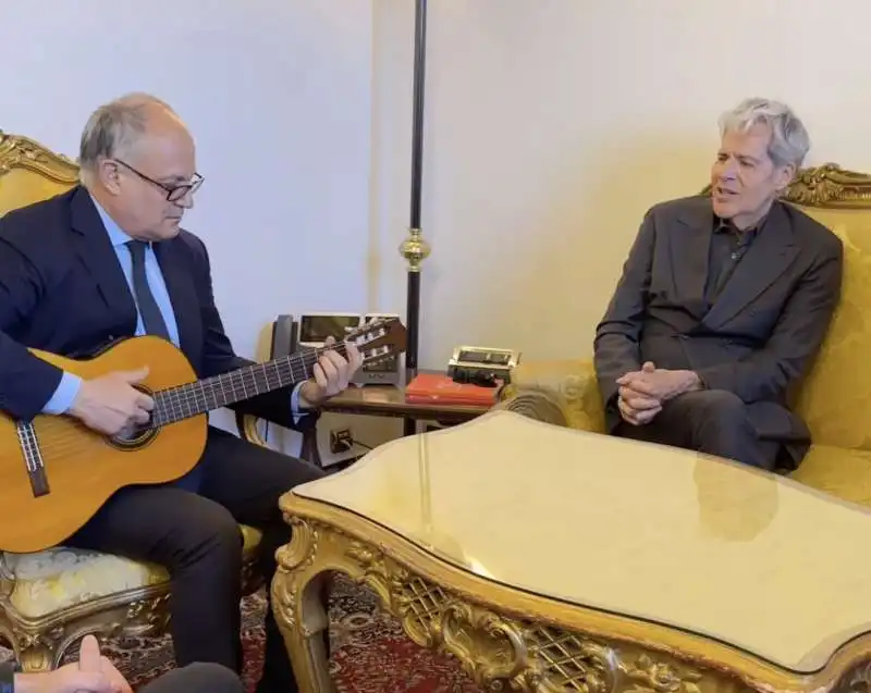 roberto gualtieri suona con claudio baglioni   4