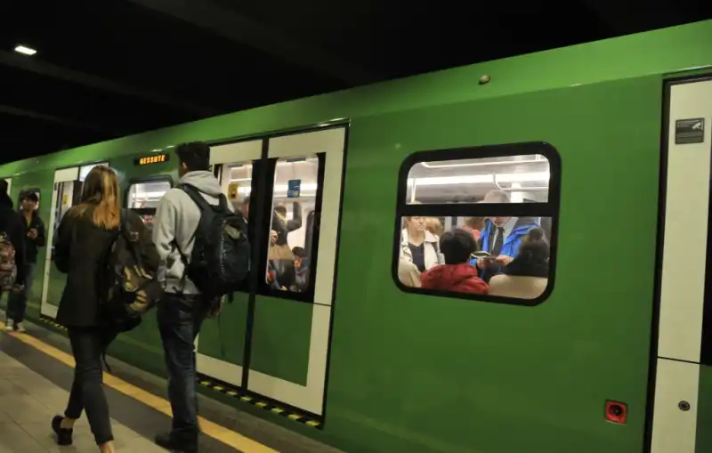 stazione metropolitana lambrate a milano 1