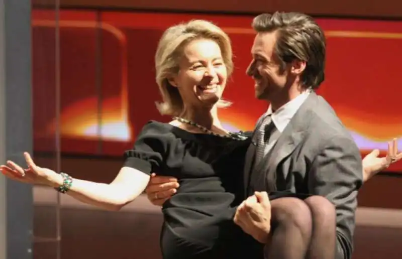 ursula von der leyen con hugh jackman  3