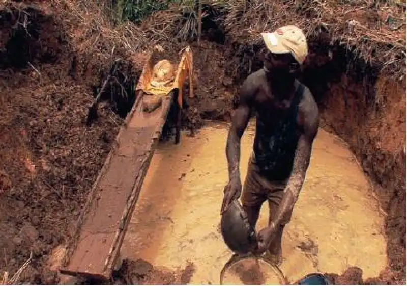 AFRICA LAVORO IN MINIERA