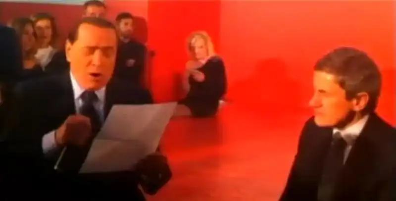 BERLUSCONI CANTA ALLA CENA DI ALEMANNO 