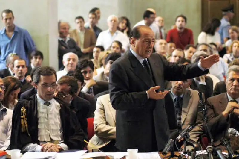 Berlusconi in tribunale 