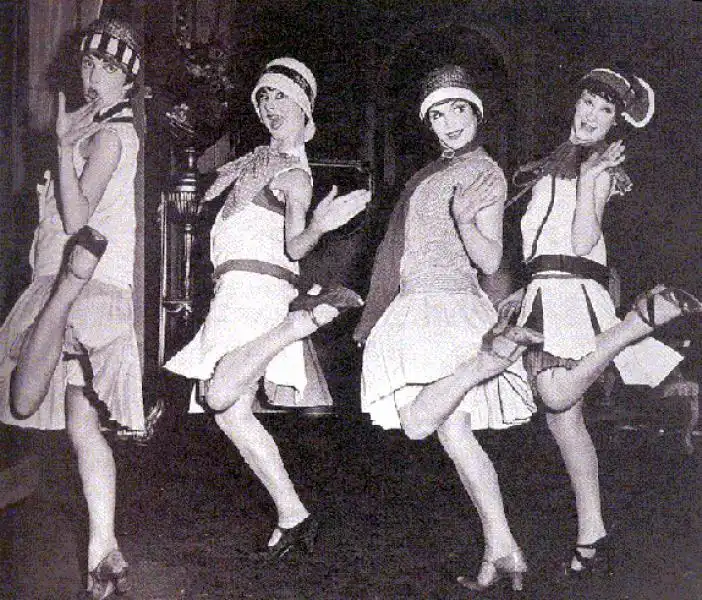 CHARLESTON FLAPPERS 