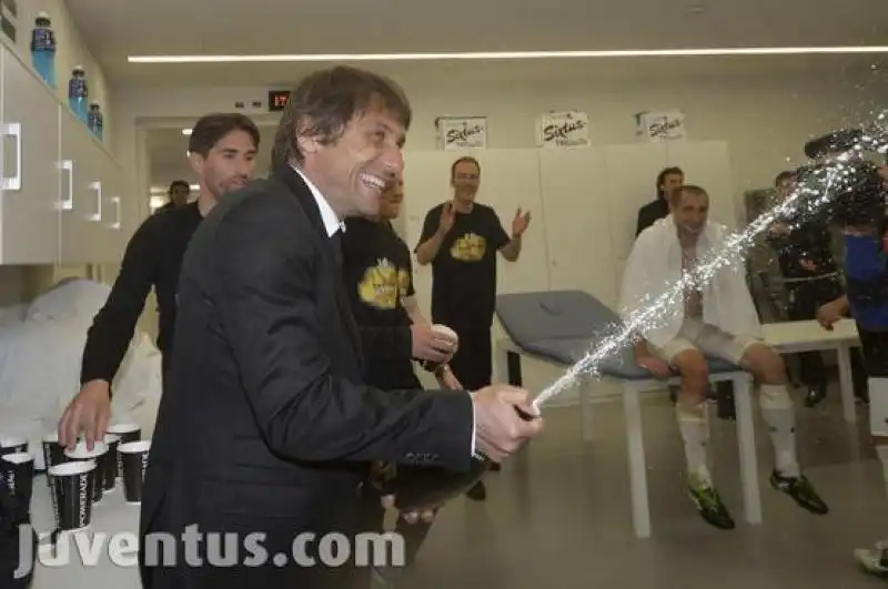 CONTE FESTEGGIA LO SCUDETTO JUVE 