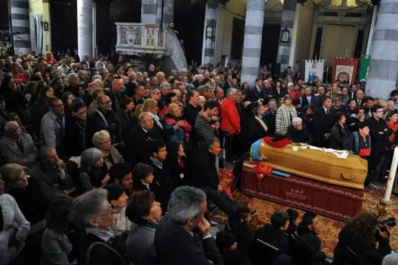 FUNERALI DI DON GALLO