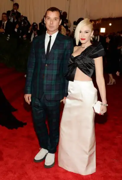 gwen stefani and gavin rossdale mismatched in maison martin margiela 