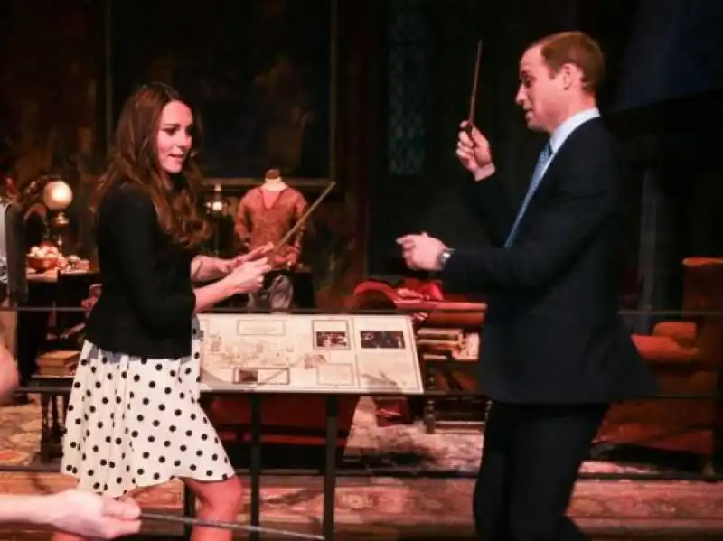 kate e william con le bacchette magiche di harry potter 