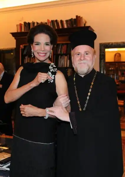 Marisela Federici con Padre Simeon 