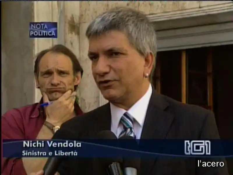 MAURO FORTINI DIETRO NICHI VENDOLA 