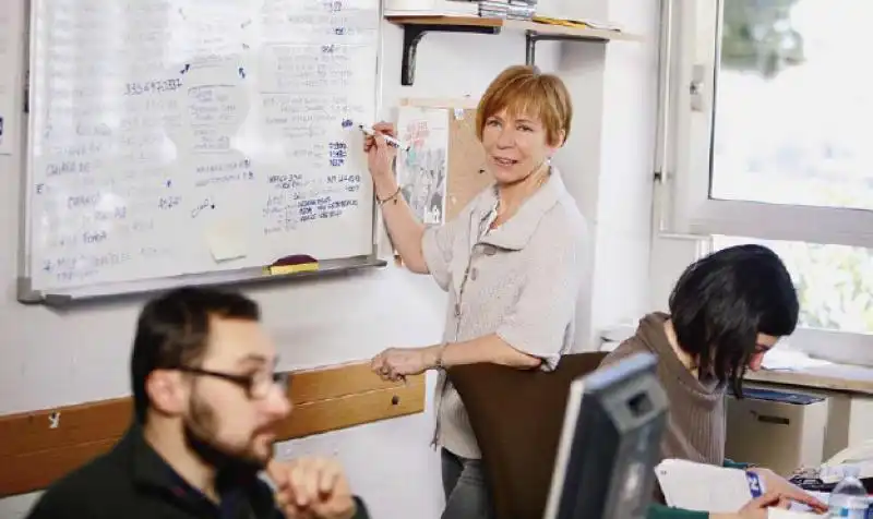 MILENA GABANELLI NELLA REDAZIONE DI REPORT FOTO LUCIANO VITI PER SETTE 