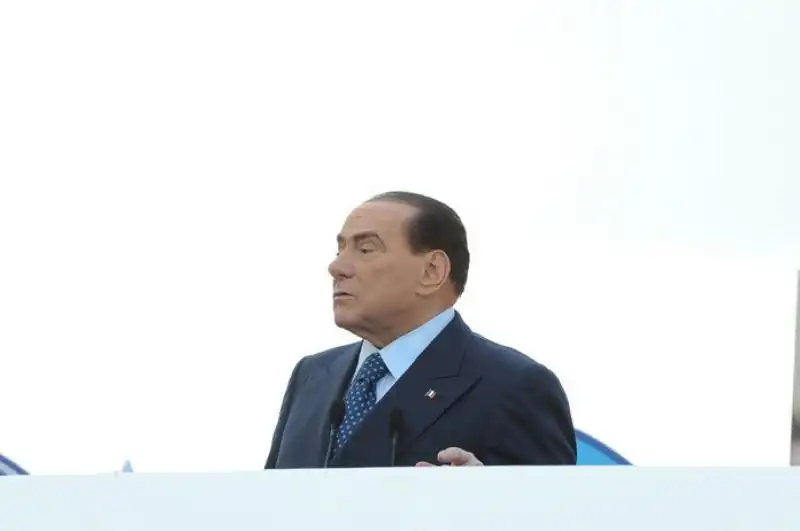 Silvio Berlusconi parla al popolo PDL 