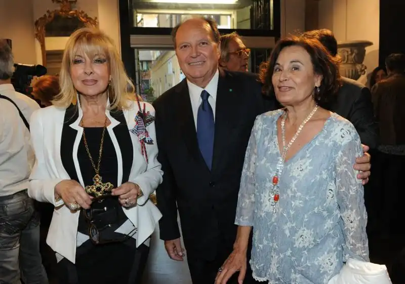 Ida Benucci e Cesare Pambianchi con la moglie 