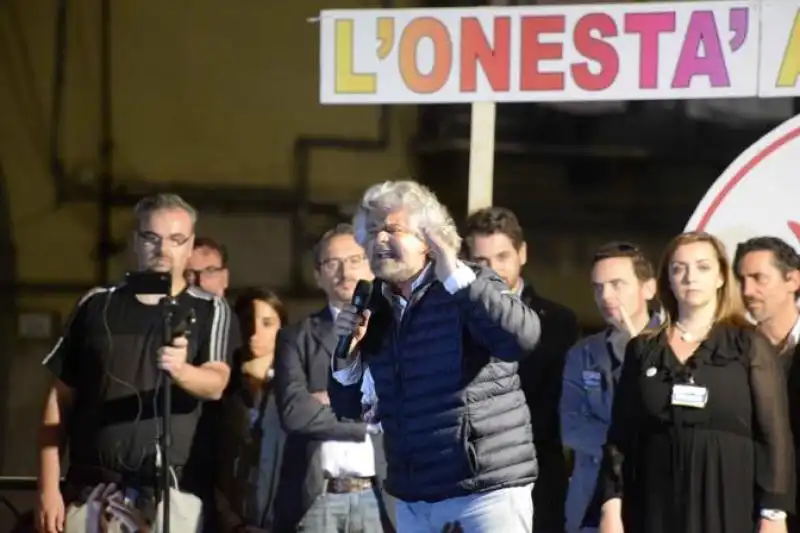 Beppe Grillo a napoli 