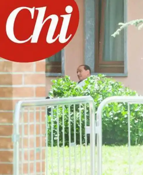 BERLUSCONI A CESANO BOSCONE FOTO DA CHI 