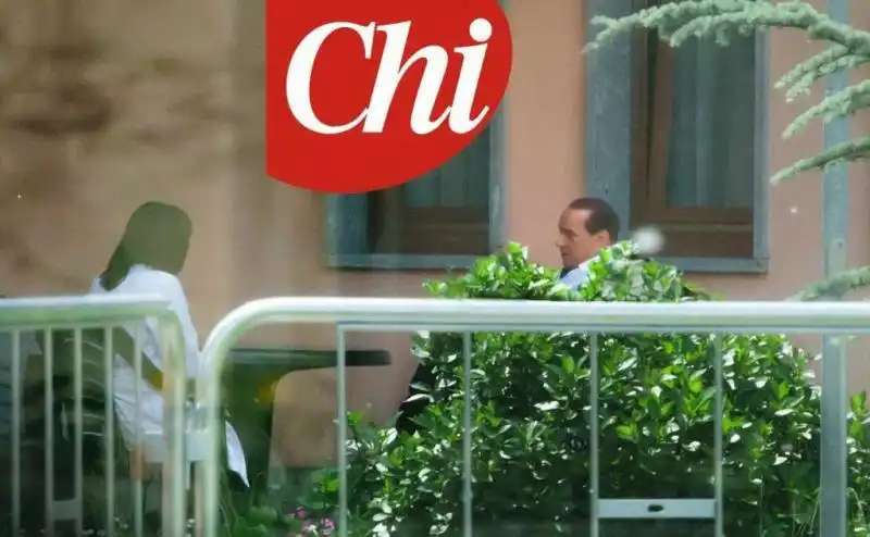 BERLUSCONI A CESANO BOSCONE FOTO DA CHI 