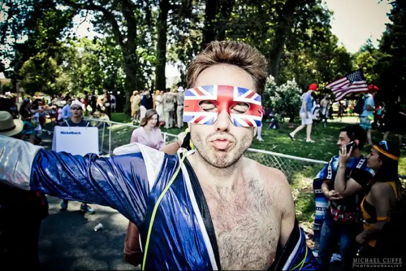 BAY TO BREAKERS FOTO DI MICHAEL CUFFE 