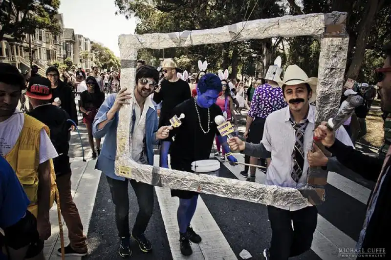 BAY TO BREAKERS FOTO DI MICHAEL CUFFE 