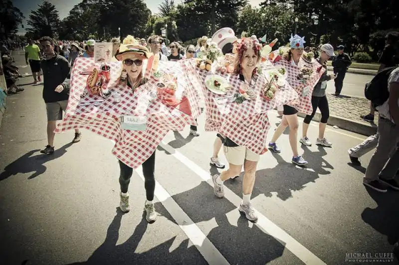 BAY TO BREAKERS FOTO DI MICHAEL CUFFE 