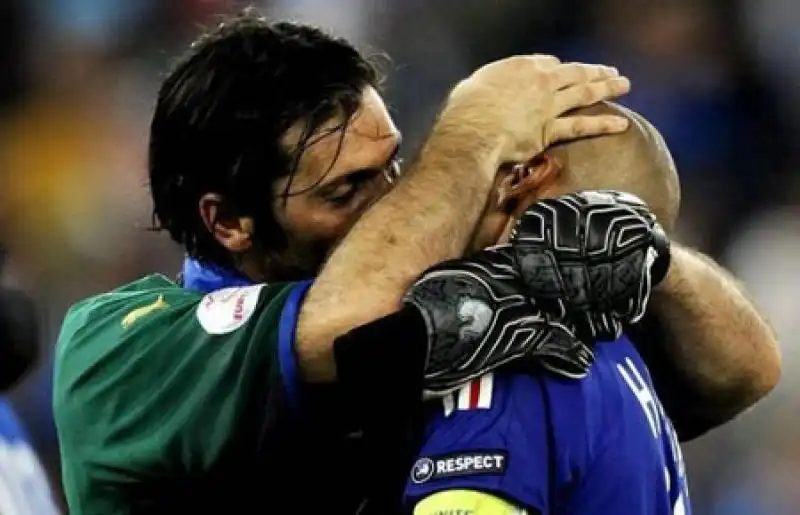 BUFFON BACIA 