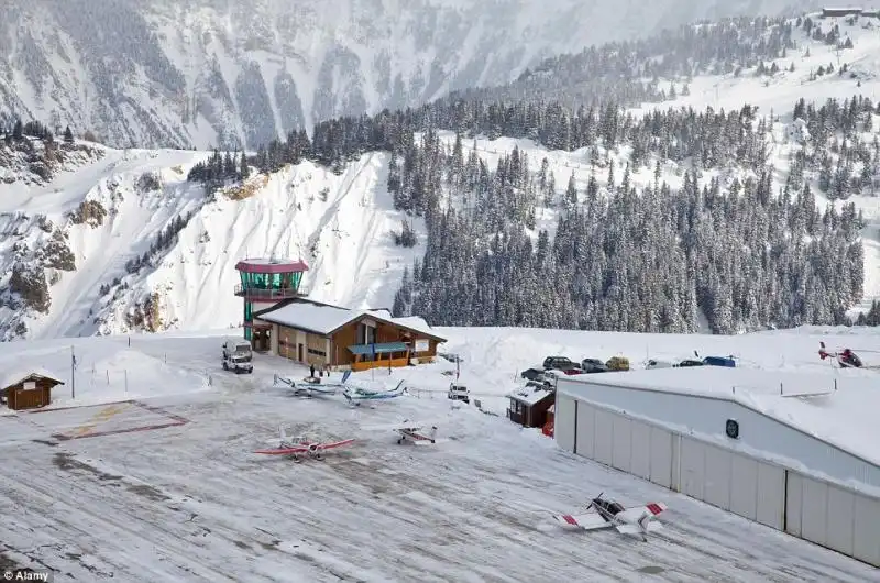 Courchevel Airport sulle Alpi Francesi 