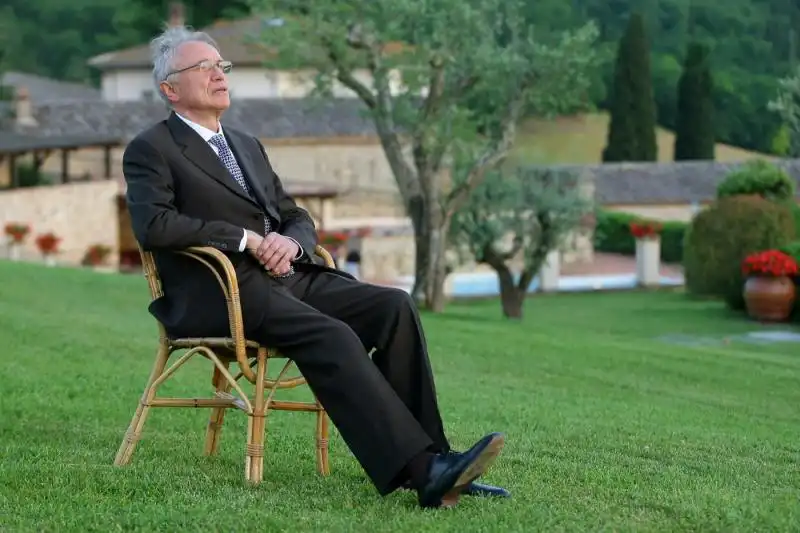 GIOVANNI BAZOLI SI RIPOSA FOTO LAPRESSE 