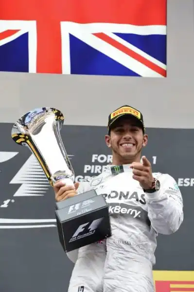 hamilton vince il gran premio di spagna 