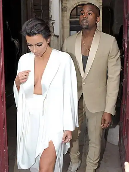 kim kardashian KANYE WEST alla cena pre matrimonio 