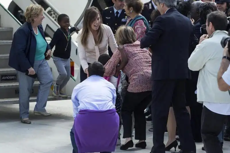 MARIA ELENA BOSCHI E I BAMBINI DEL CONGO FOTO LAPRESSE 