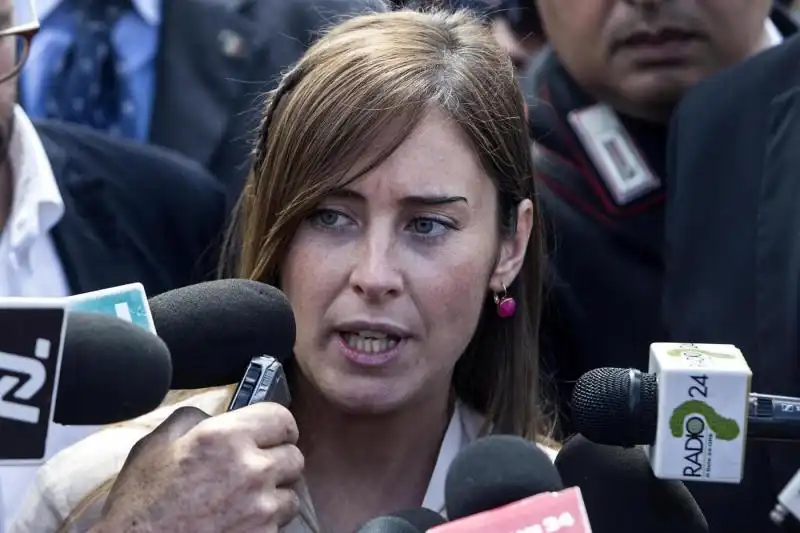 MARIA ELENA BOSCHI E I BAMBINI DEL CONGO FOTO LAPRESSE 