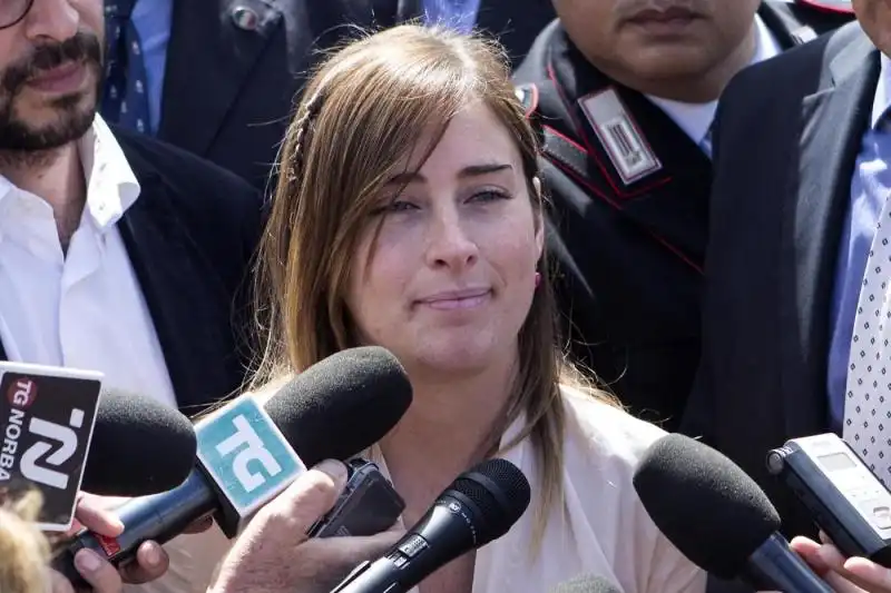 MARIA ELENA BOSCHI E I BAMBINI DEL CONGO FOTO LAPRESSE 