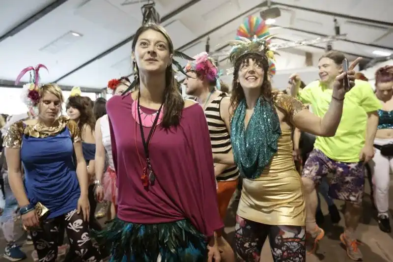 MORNING GLORYVILLE LONDON 