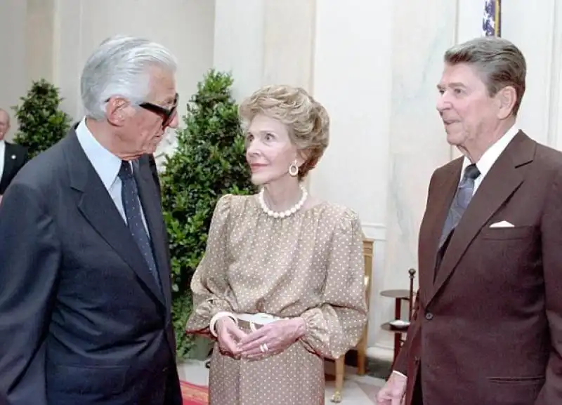 Nancy e Ronald Reagan 