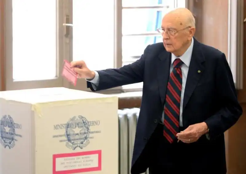 NAPOLITANO VOTA 