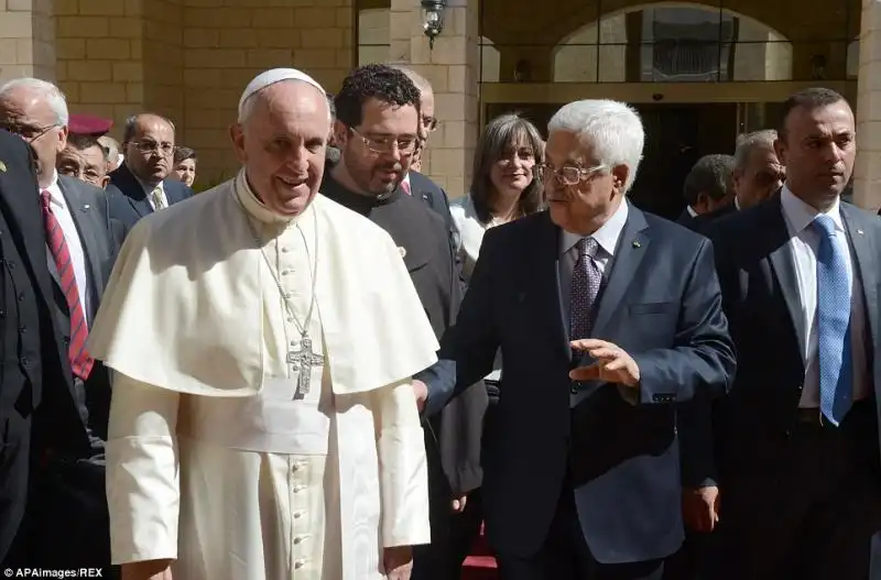 Papa Francesco e il Presidente palestinese Abbas 