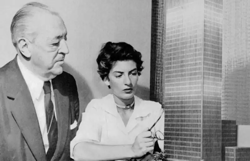 Phyllis Lambert con Mies Van der Rohe