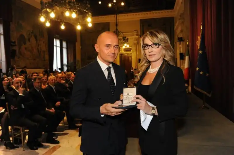 Premio Guido Carli Romana Liuzzo premia Alfonso Signorini 