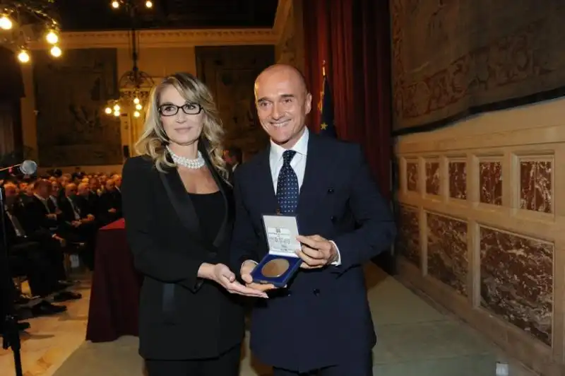 Premio Guido Carli Romana Liuzzo premia Alfonso Signorini 