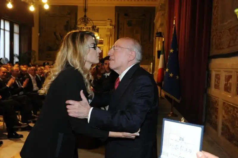 Premio Guido Carli Romana Liuzzo premia Fedele Confalonieri 