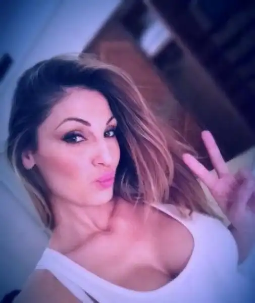 SELFIE DI ANNA TATANGELO