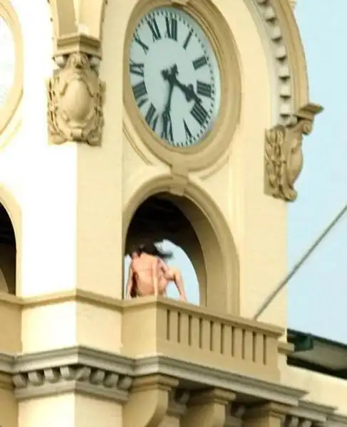 Sesso sulla Torre a Sydney jpeg