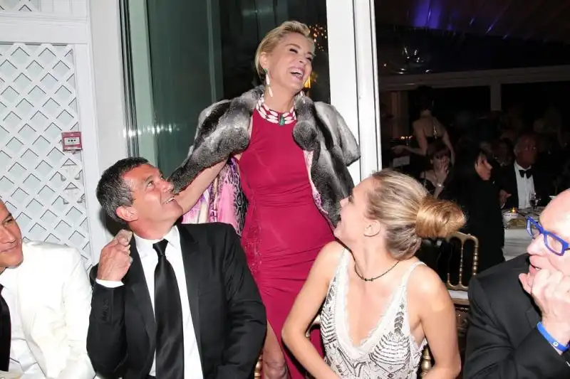 Sharon Stone laughed Antonio Banderas Cara delevingne de grisogono party 